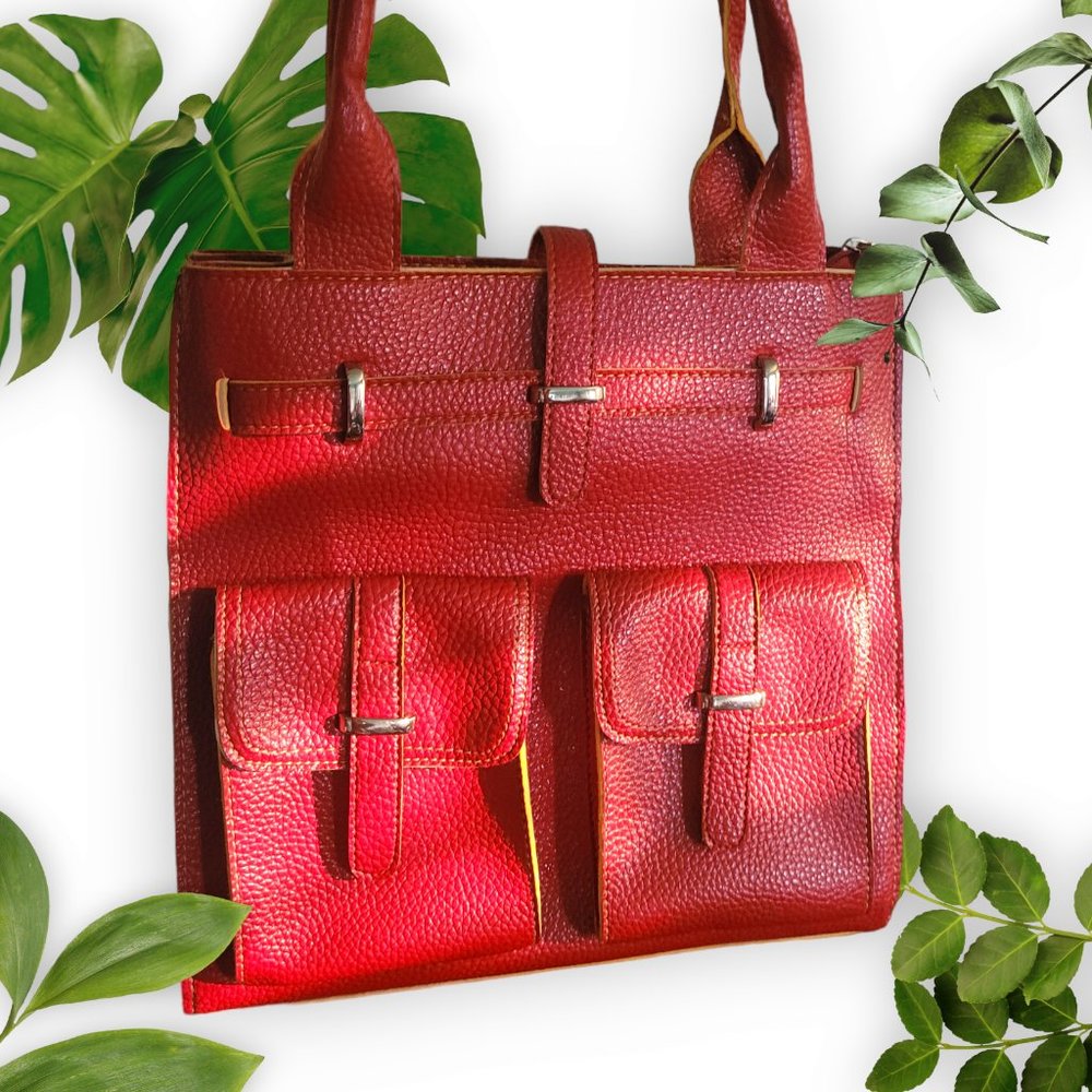 Shiraleah Red Shoulder Bag w Pockets.